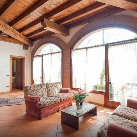 Cascina Tabachera X10 Country House Sirmione Garda Lake ポッツォレンゴ 部屋 写真