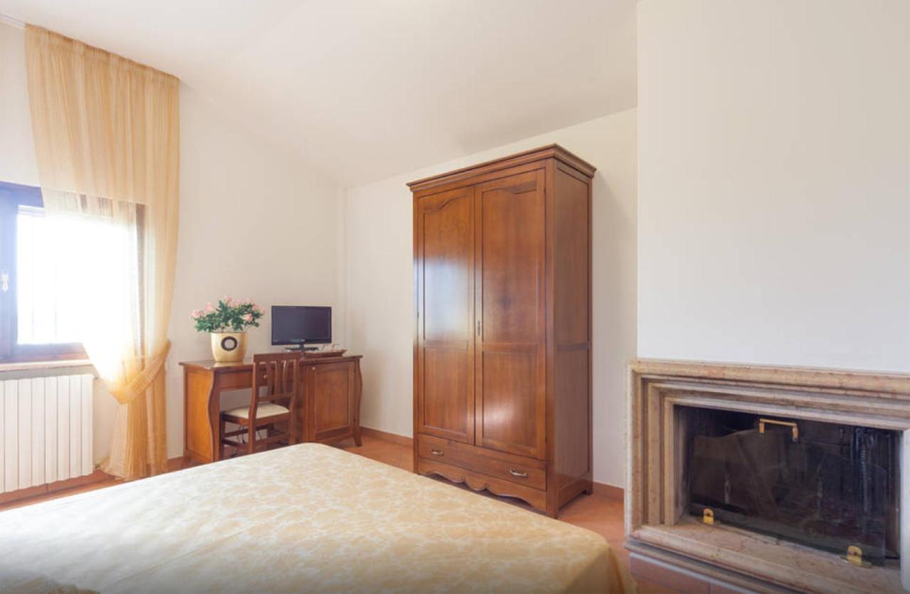 Cascina Tabachera X10 Country House Sirmione Garda Lake ポッツォレンゴ 部屋 写真